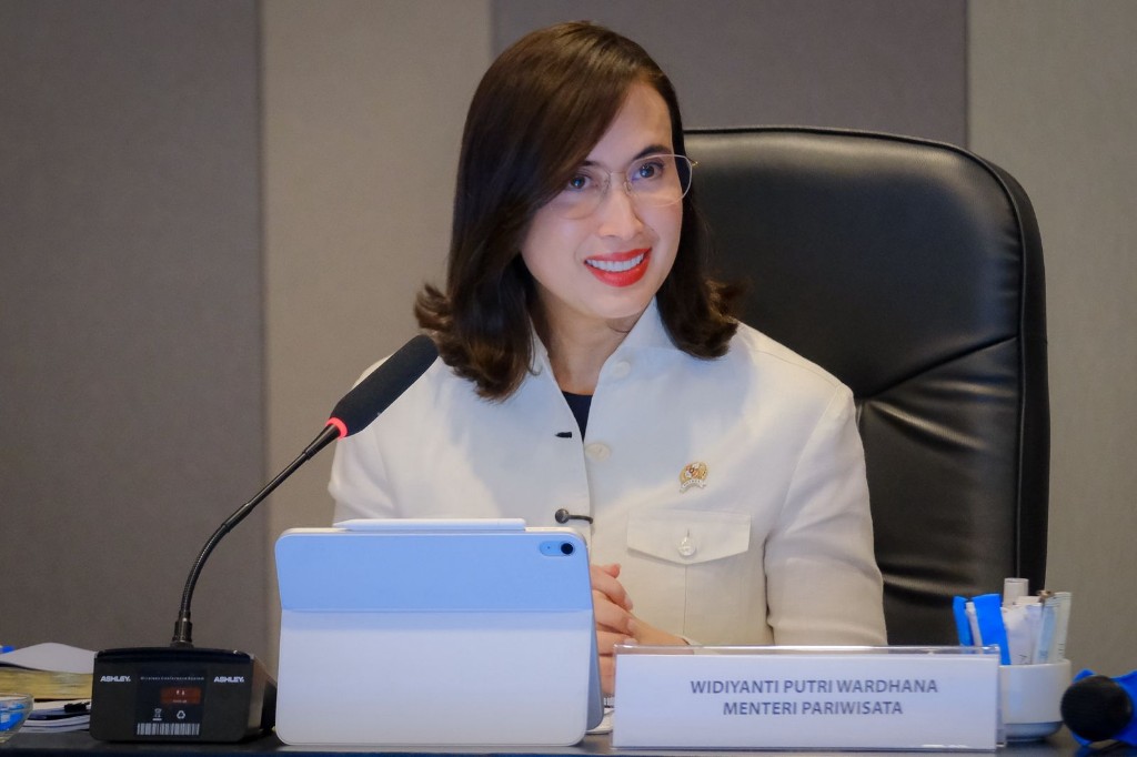 Kawal RIDPN 2024–2044, Menpar Widiyanti Putri Wardhana Perkuat Sinergi Lindungi Raja Ampat