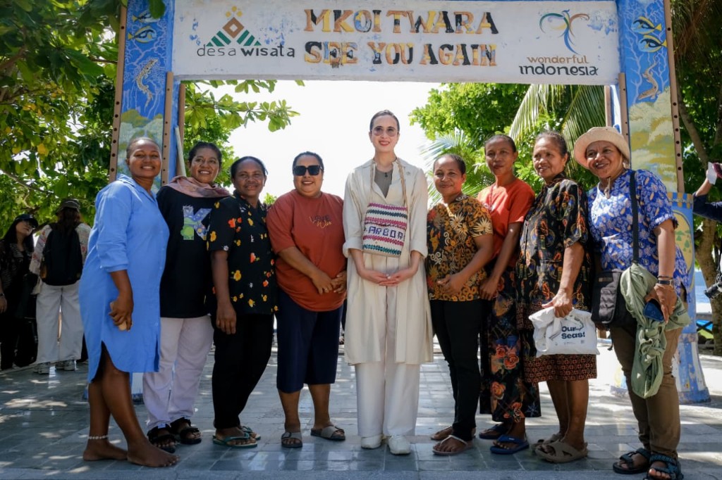 Menpar Widiyanti Putri Wardhana Tinjau Raja Ampat, Fokus Revalidasi UNESCO Global Geopark 2026