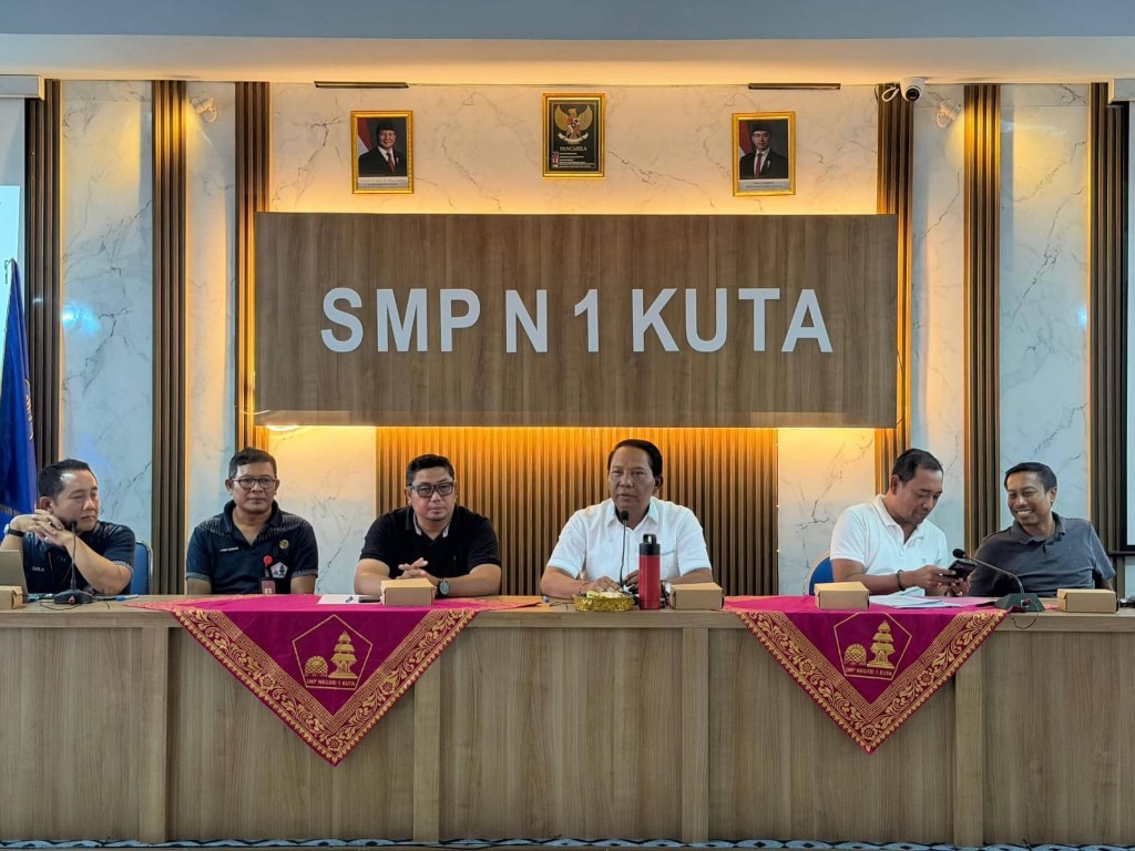 Ketua DPRD Badung  Anom Hadiri Sosialisasi SPMB SMP Negeri 1 Kuta 2026/2027