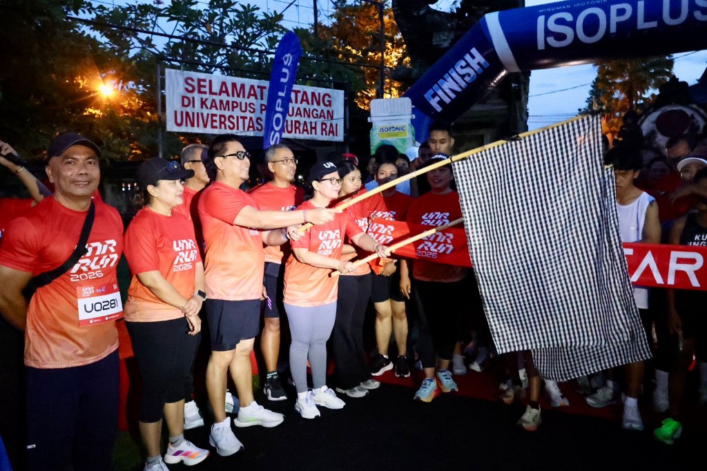 Wawali Arya Wibawa Lepas Peserta UNR RUN 2026, Semarakkan Dies Natalis ke-47 Universitas Ngurah Rai 