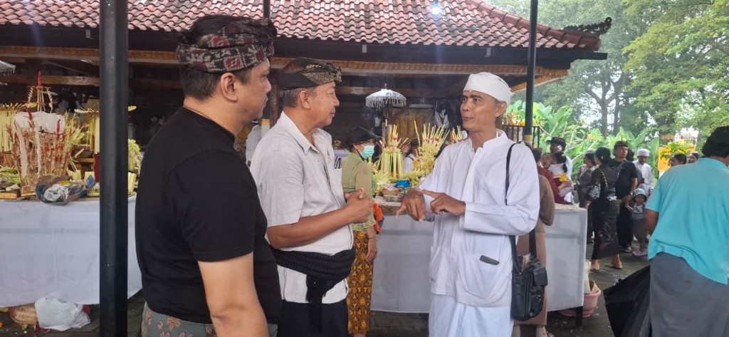 Tokoh Purna Tugas BI Gusti Ngurah Setat Disemayamkan, Korps Menwa Bali Sampaikan Duka Cita