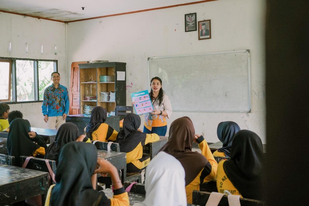 Implementasi ESG, ITDC Sulap Fasilitas Sanitasi SDN 2 Kuta Lebih Layak dan Sehat
