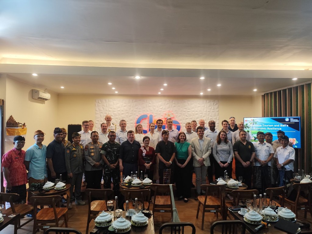 Terima Delegasi Militer Inggris (RCDS), Pemprov Bali Paparkan Strategi Pariwisata Berkelanjutan dan Ketangguhan Ekonomi