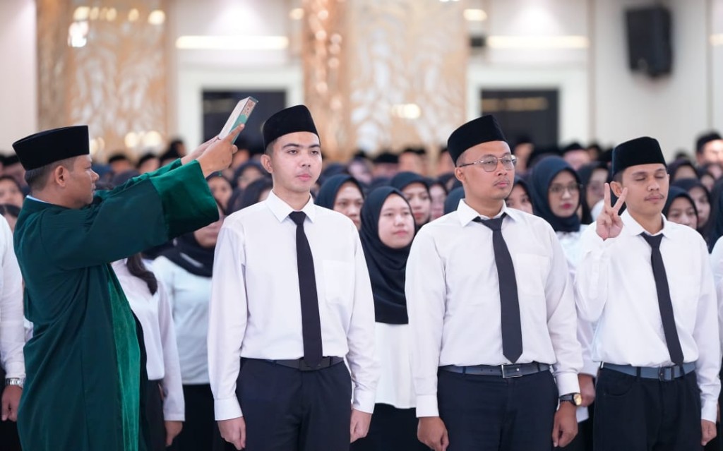 Menaker Lantik 976 ASN, Tekankan Semangat Belajar, Integritas, dan Kekompakan