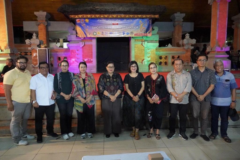 Putri Suastini Koster Ingin Lahir Generasi Pembaca Puisi yang Mampu “Menghidupkan” Karya Sastra