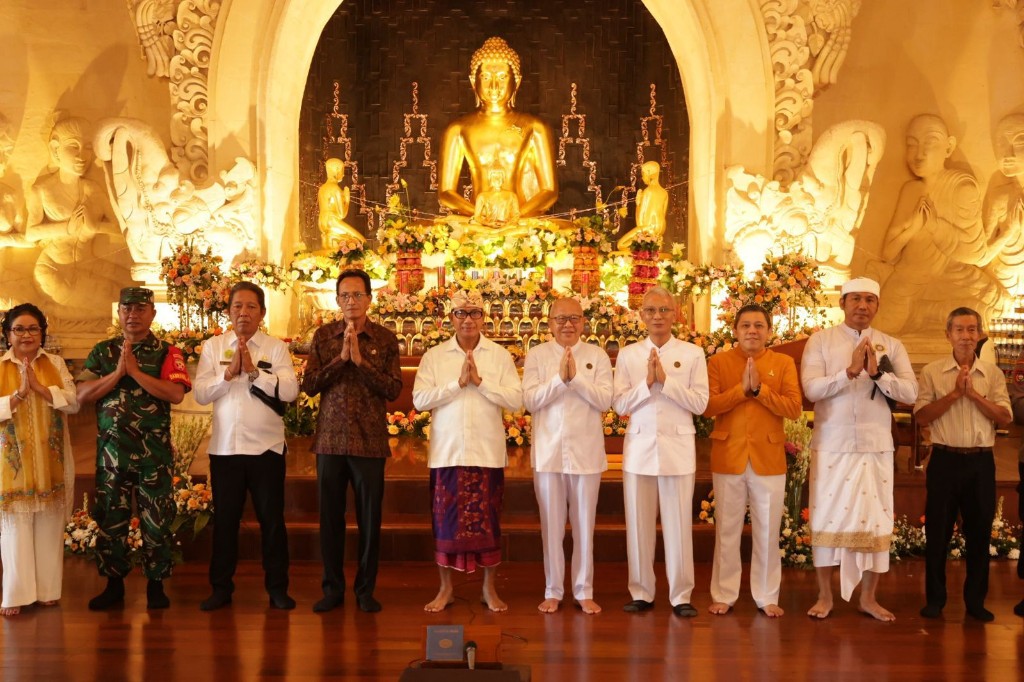 Dokumentasi dari - Sebanyak 2.500 Umat Ikuti Perayaan Waisak di Vihara Buddha Sakyamuni