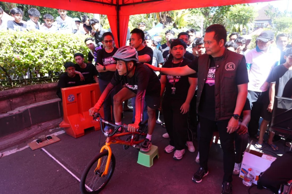 Ratusan Pembalap Ramaikan BMX Drag Race Jembrana, Bupati Kembang: Wadah Positif Kikis Balap Liar