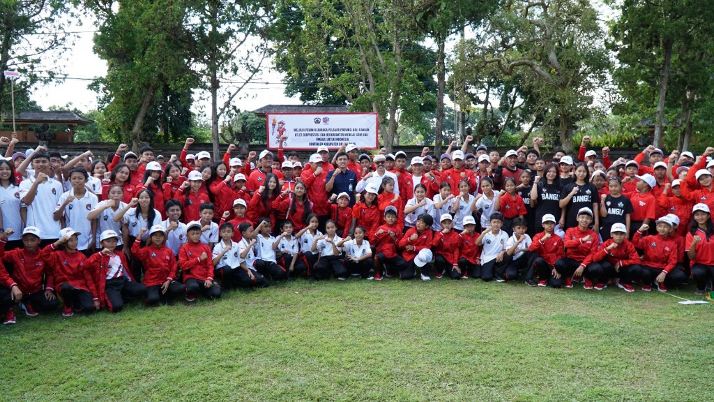 Bangli Targetkan Lonjakan Medali, Wayan Diar Lepas Ratusan Atlet PORJAR Bali 2026