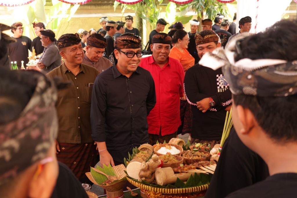 Meriahkan Bulan Bung Karno VIII, Kecamatan Densel Gelar Lomba Ngelawar
