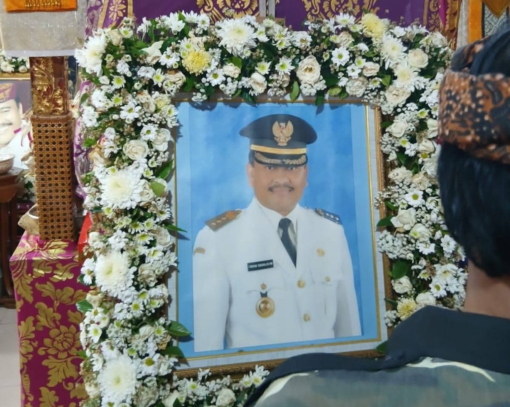 Dokumentasi dari - DHD 45 Bali Berbelasungkawa, Hadiri Ngaskara Mantan Sekda Badung