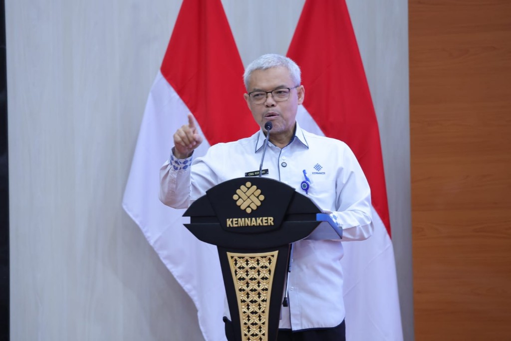Membanggakan! Mahasiswa Polteknaker Raih 10 Penghargaan di Dua Ajang Nasional
