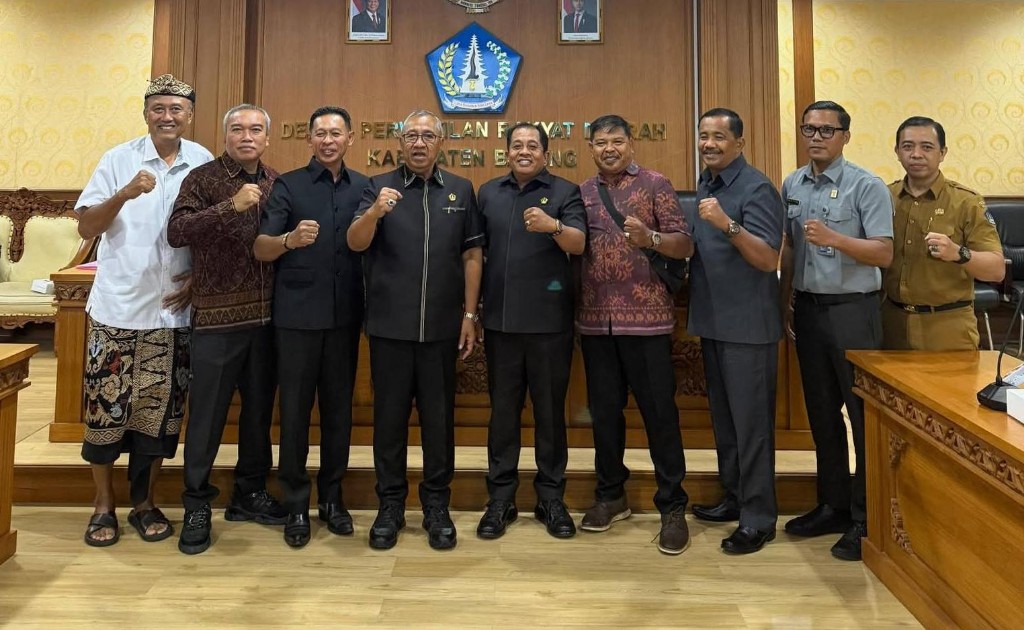 Parwata Pimpin Pansus Bahas Rancangan Peraturan DPRD tentang Tata Beracara Badan Kehormatan