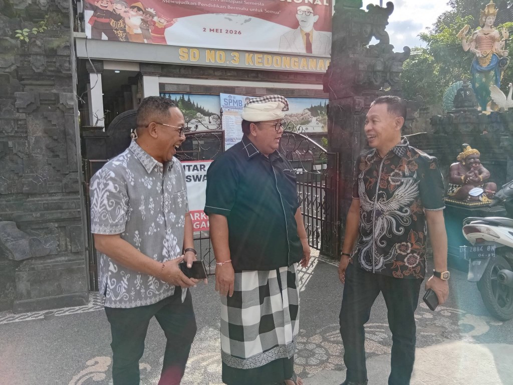 Anggota DPRD Badung Puspa Negara Hadiri Perayaan HUT Ke-8 SMP Negeri 3 Kuta