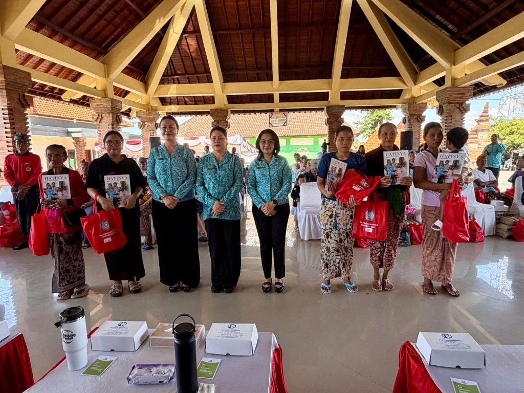 TP PKK Bali dan Badung Bergerak Bersama, Salurkan Ribuan Paket Bantuan Pangan Menjangkau Tiga Desa di Badung