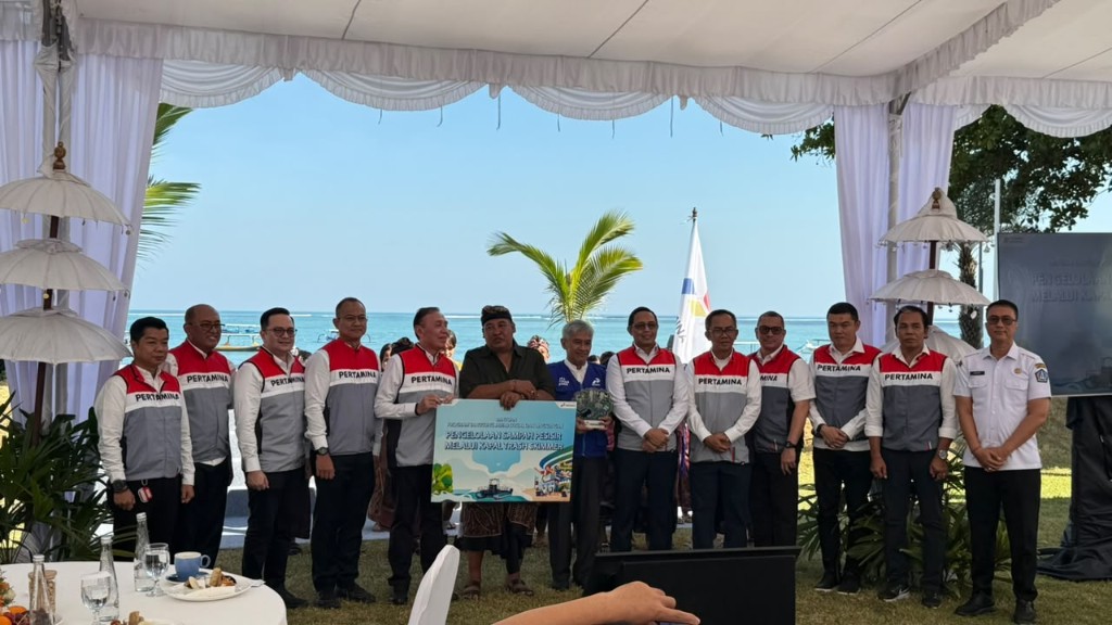 Sekda Badung Apresiasi Peluncuran Kapal Trash Skimmer dan Bantuan Seragam Sekolah bagi Siswa Kuta