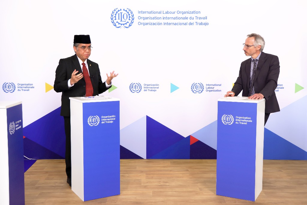Menaker Yassierli di ILC 114: Perempuan Harus Menjadi Penggerak Utama Transformasi Dunia Kerja