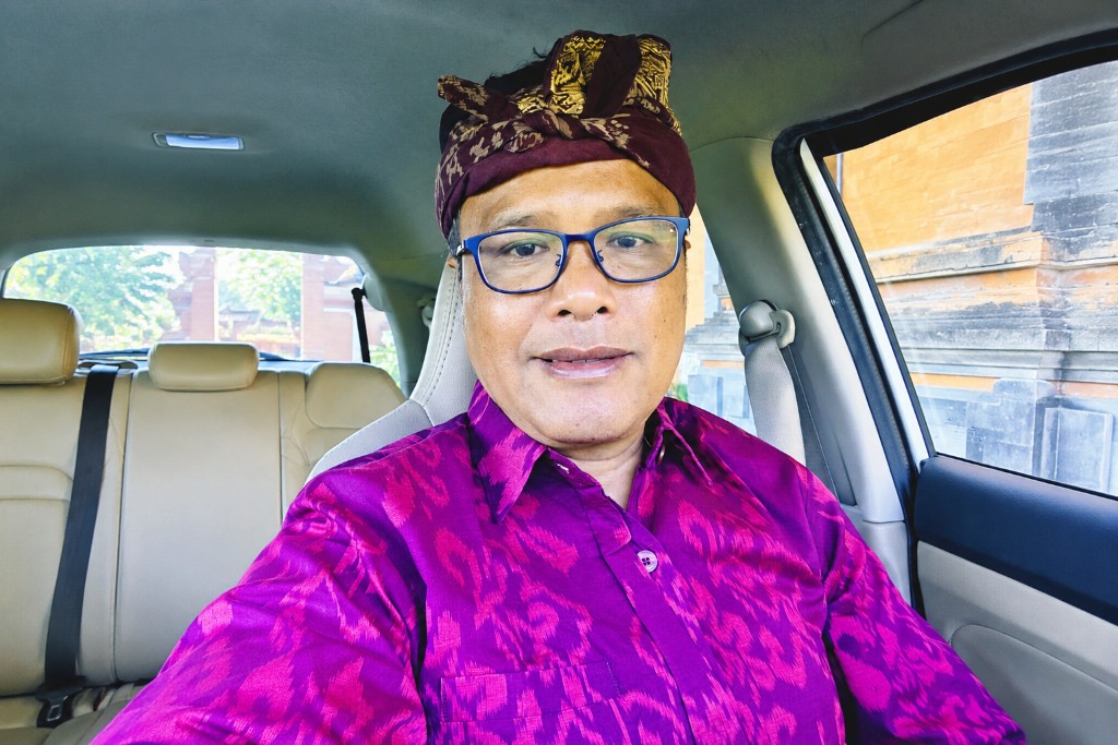 Galungan-Kuningan, Mayadanawa dan Pariwisata Massal