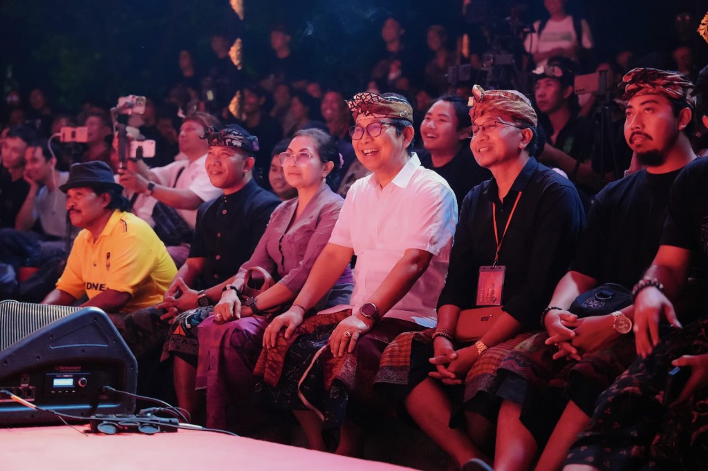 Dokumentasi dari - Calonarang Duta Badung Tampil Memikat di PKB 2026, Bupati Adi Arnawa Saksikan Langsung