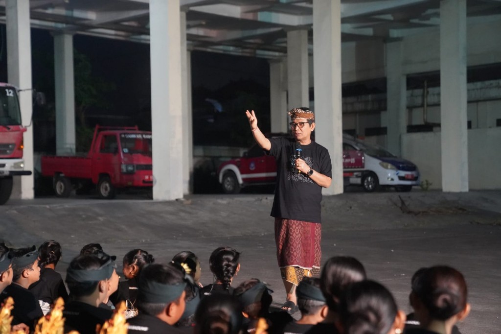 Dokumentasi dari - Bupati Adi Arnawa Tinjau Kesiapan Duta PKB Badung 2026, Tekankan Totalitas dan Penjiwaan Seni