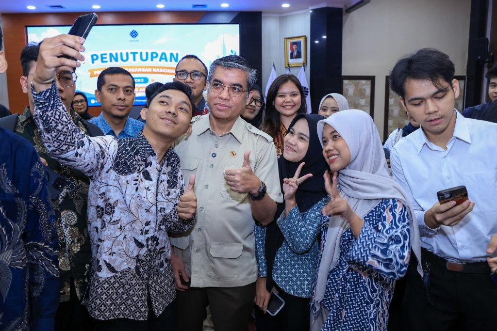Tutup MagangHub Batch III, Menaker Ajak Peserta Ikuti Sertifikasi Kompetensi untuk Perkuat Daya Saing