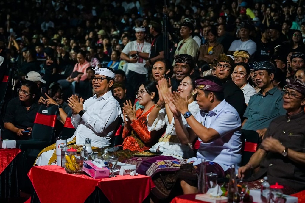 Bupati dan Wabup Badung Saksikan Penampilan Baleganjur Remaja Badung di PKB 2026