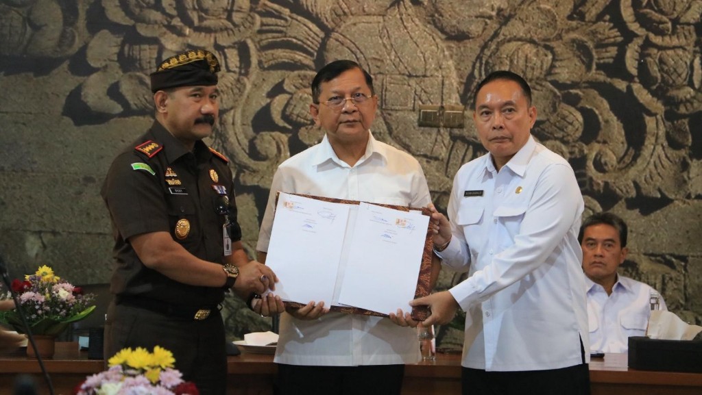 Bupati Buleleng Tandatangani Perjanjian Kerjasama  Penyelenggaraan MPP Bersama Instansi Vertikal VERTIKAL