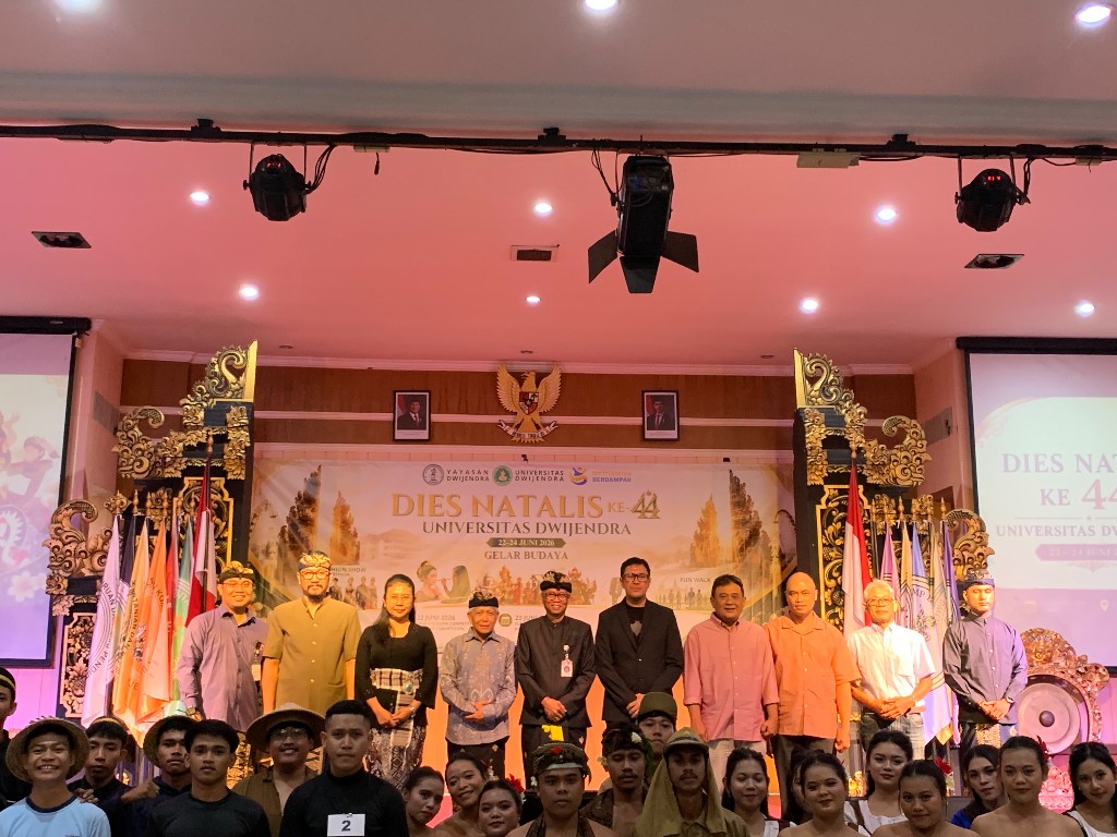 Dwijendra University Angkat Tema Memuliakan Alam dalam Acara Gelar Budaya