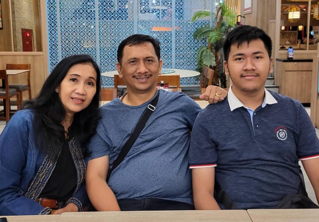 Nepotisme atau Regenerasi