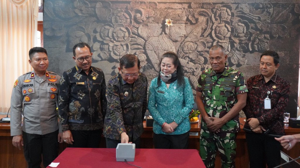 Luncurkan Inovasi "SAKTI" dan "EMAAK PKK", Bupati Sutjidra Optimisi Perkuat Akurasi Adminduk