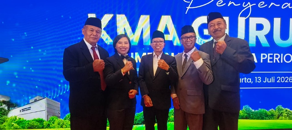 Dirjen Bimas Hindu Beri Selamat kepada Prof Donder - Surphi, 119 Akademsi PTK Terima Keputusan KMA Guru Besar Rumpun Agama