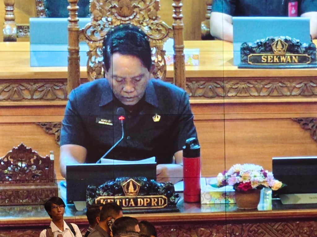 Tiga Fraksi di DPRD Badung Menyetujui Raperda Untuk  Disahkan Menjadi Perda