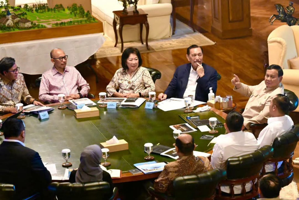 Luhut Lapor ke Presiden, Perluas Digitalisasi Pemerintahan, Perkuat Fondasi Ekonomi Hadapi Ketidakpastian Global