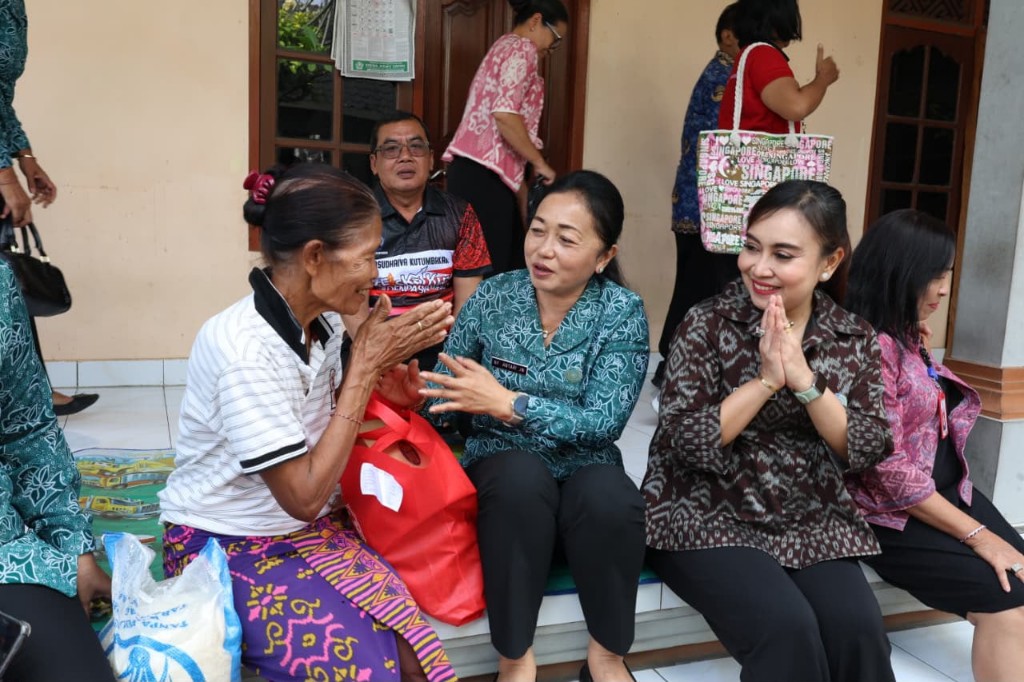 Aksi Sosial Menyapa dan Berbagi, TP PKK Kota Denpasar Salurkan Bantuan Gizi Bagi Ibu Hamil, Balita dan Lansia