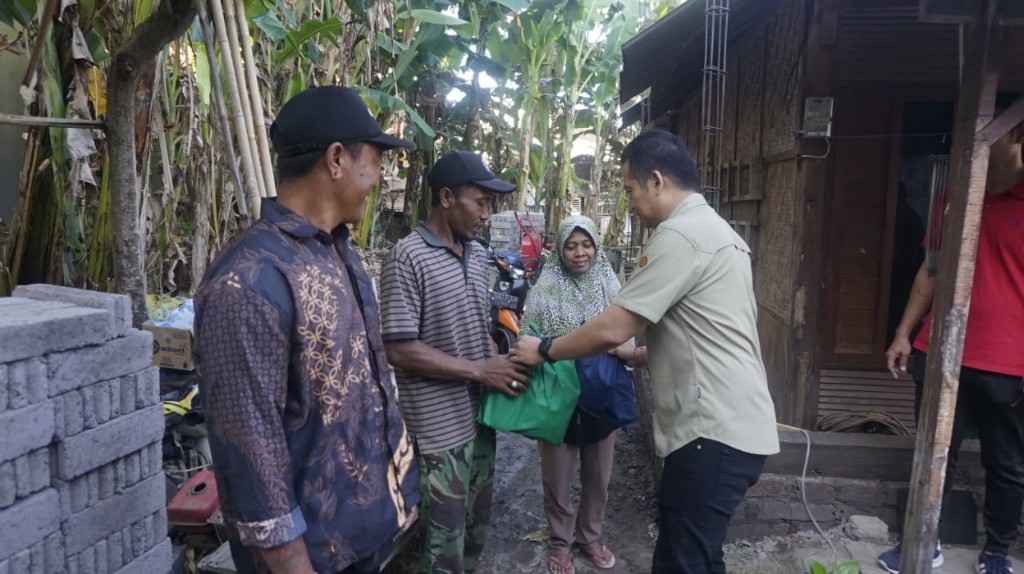 Bupati Kembang Bantu Tuntaskan Impian Rumah Layak Bapak Ali