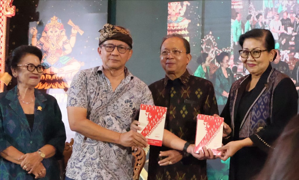 Gubernur Koster Ajak Gen Z Rawat Semangat Marhaenisme di Era Digital pada Bedah Buku Rocky Gerung