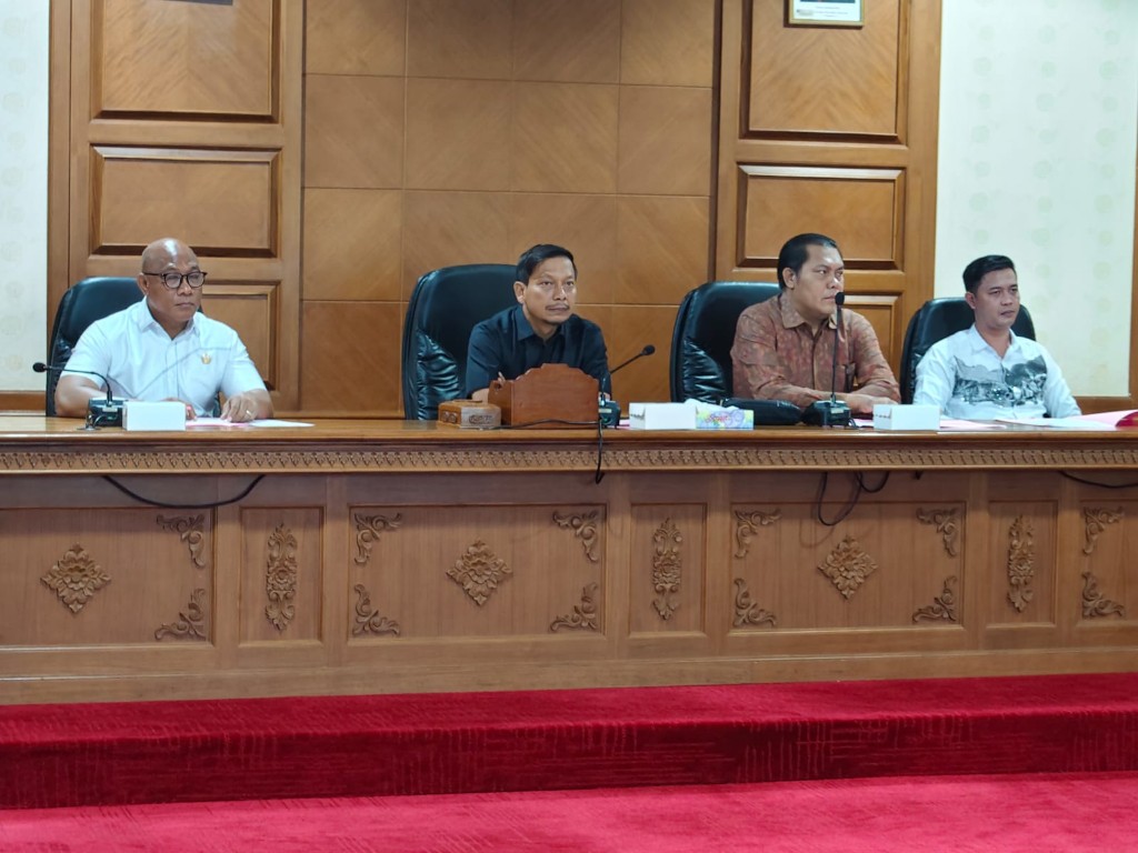 Komisi IV DPRD Badung Gelar Rapat Kerja Dengan Disdikpora dan Disbud Pastikan Program Berjalan Baik
