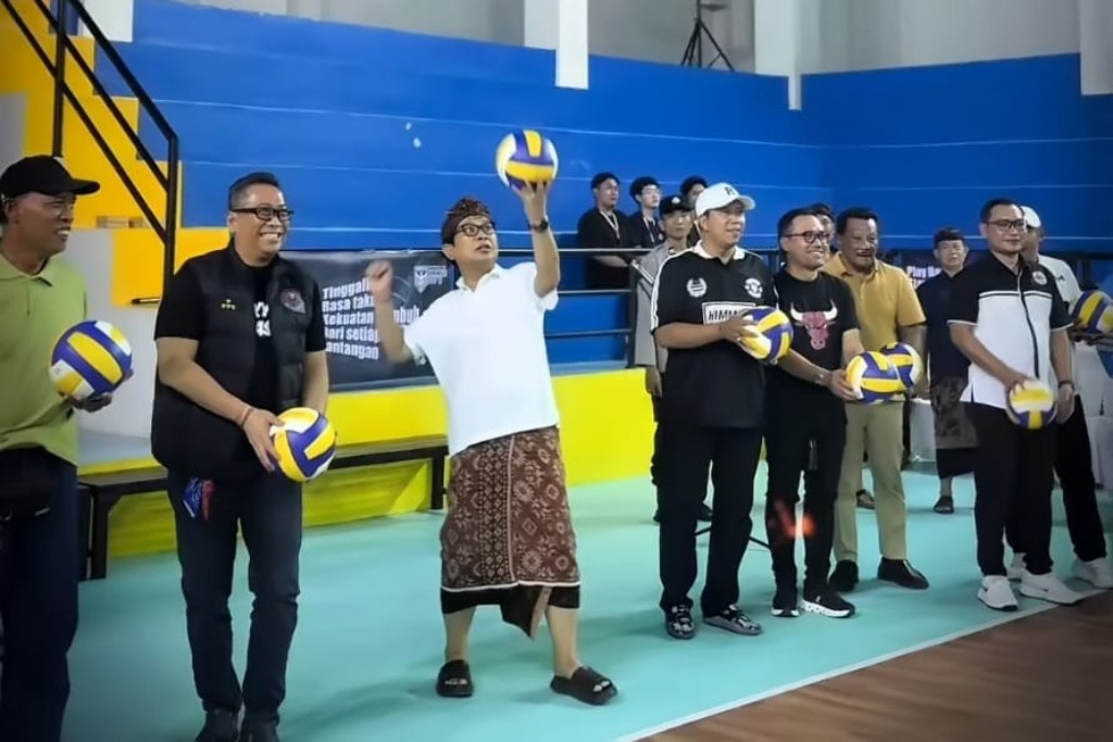 Bupati Adi Arnawa Buka Himmus Cup II, Dorong Lahirnya Atlet Voli Berprestasi dari Desa Gulingan