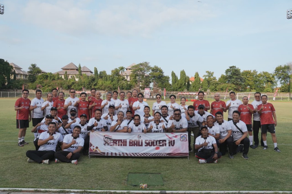 Lakukan Kick-off, Wagub Giri Prasta Buka Turnamen Mini Soccer Kerthi Bali IV