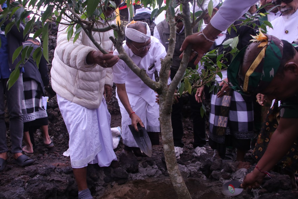 Gubernur Wayan Koster: Batur Sumber Peradaban dan Kesucian Bali