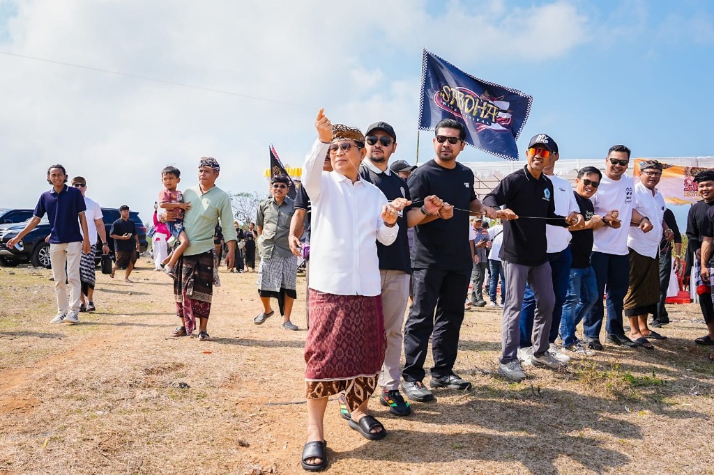 Bupati Adi Arnawa Buka Sabdha Kite Festival VI, Perkuat Pelestarian Budaya dan Sport Tourism Pecatu
