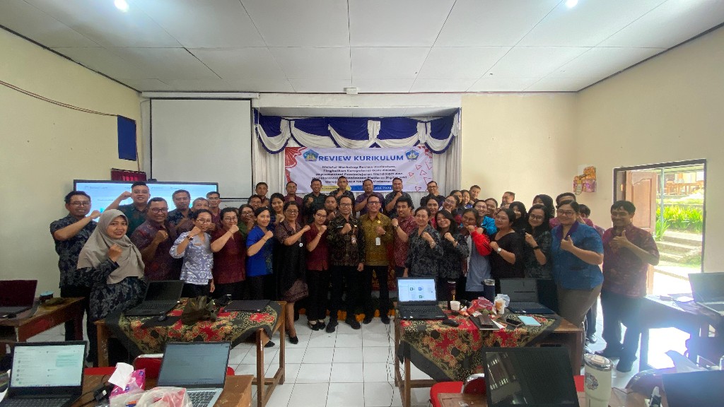 Implementasi Kelas Virtual Bali Melajah Diperkuat, Guru SMA Negeri 1 Kintamani Siap Wujudkan Pembelajaran Digital yang Inovatif