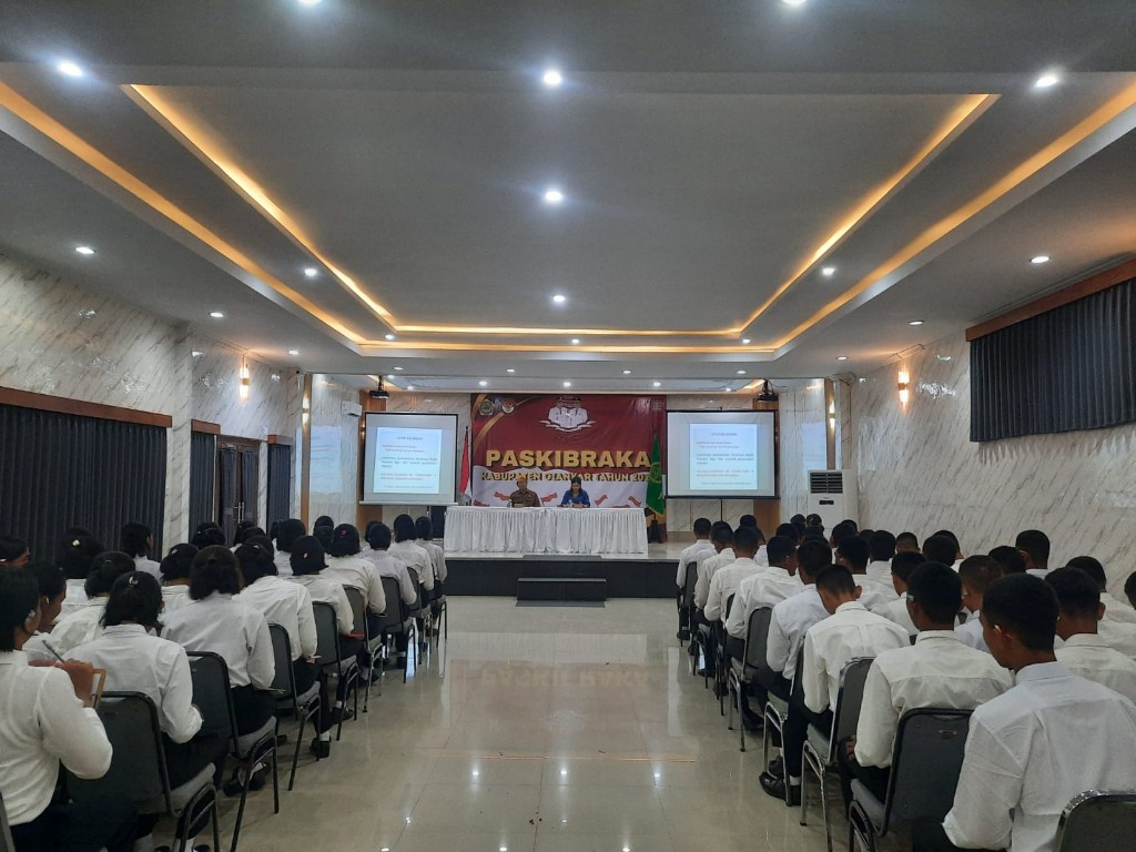 Ketua LVRI Gianyar Sosialisasikan JSN 45 ke 100 Paskibraka, Imbau Warga Pasang Bendera