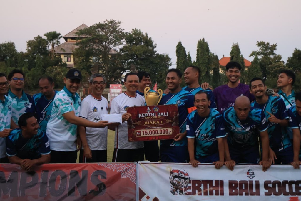 Kalahkan Dinas PUPRKIM, Disdikpora Bali Juara Kompetisi Mini Soccer Kerthi Bali IV
