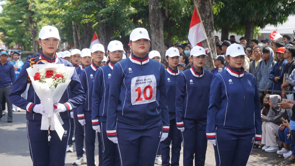 Rebut Hadiah Rp 82,5 Juta, 32 Regu Dewasa Putri Meriahkan Gerak Jalan 17 Kilometer HUT RI ke-81 di Buleleng