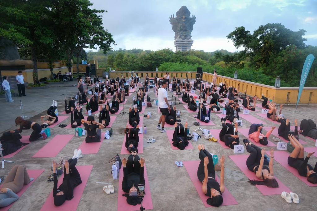GWK Cultural Park jadi Destinasi Wellness Outdoor Semakin Diminati; Yoga - Meditasi