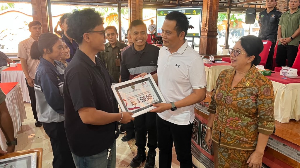 Kuota Beasiswa Jembrana Turun, Bupati Kembang: Tahap 2 Kita Usahakan Tambah