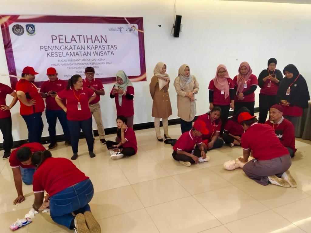 Kemenpar Tingkatkan Kesiapsiagaan SDM, Keselamatan Wisata Bahari Diperkuat di 8 Provinsi