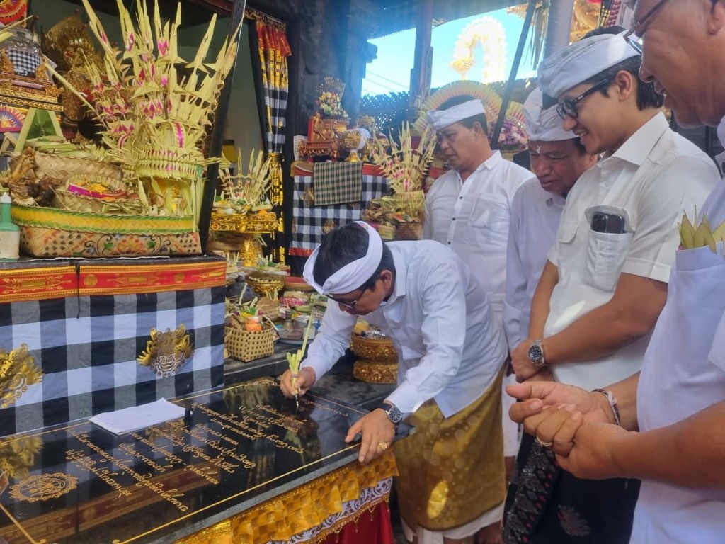 Teken Prasasti Karya di Pura Maspahit, Bupati Adi Arnawa Ungkap Strategi Besar Tata Canggu