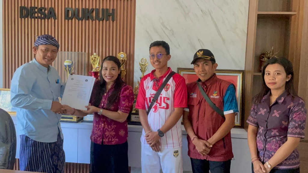 Undiksha Dampingi Desa Dukuh Karangasem Kembangkan Wisata Religi dan Ekonomi Warga
