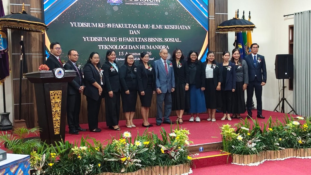 Fak. IIK dan Fak. BSTH UNBI Yudisium 101 Mahasiswa Gelombang Pertama Jenjang S1 